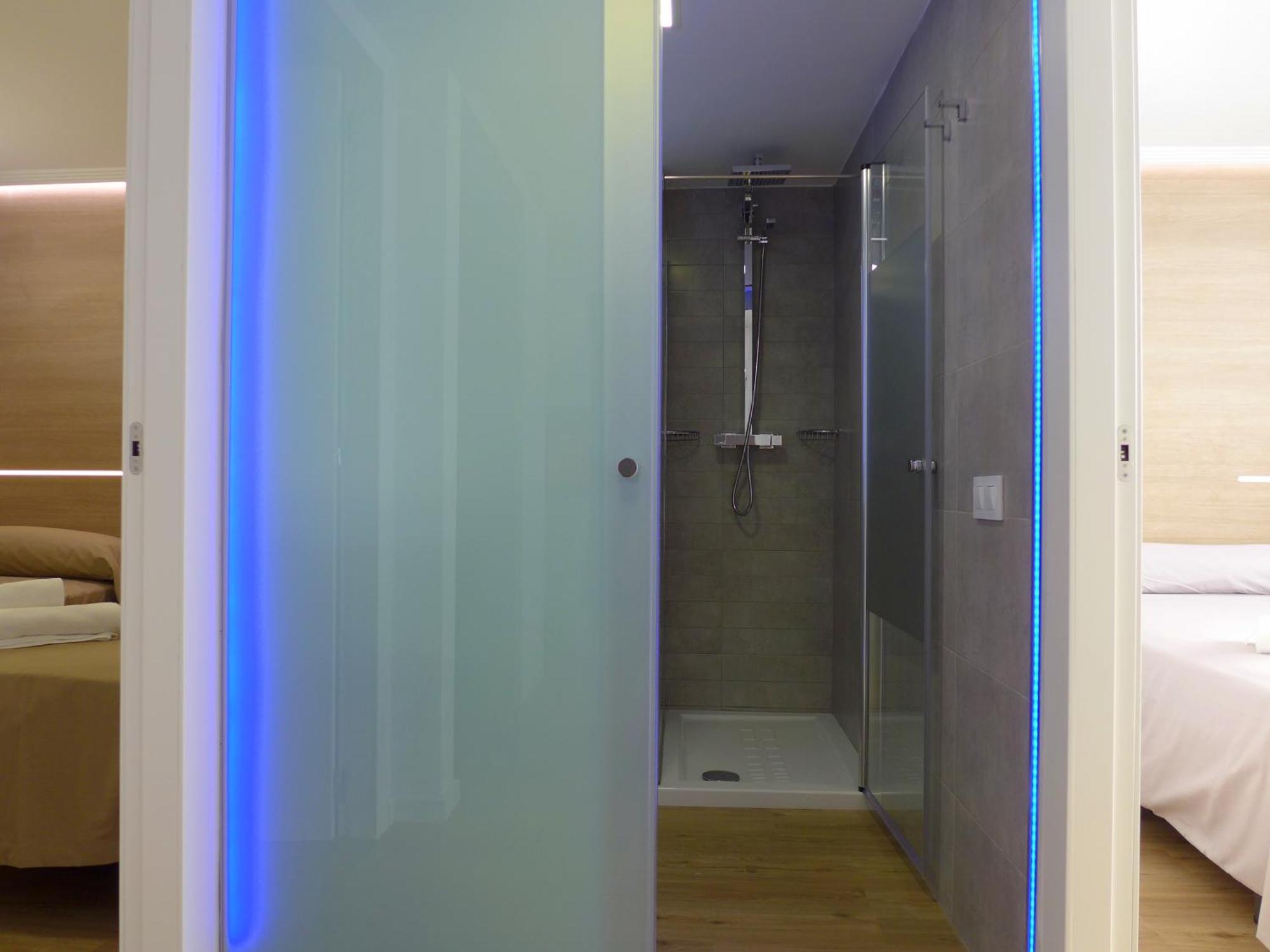 סאלו Rentalmar Navarra Family Suites חדר תמונה
