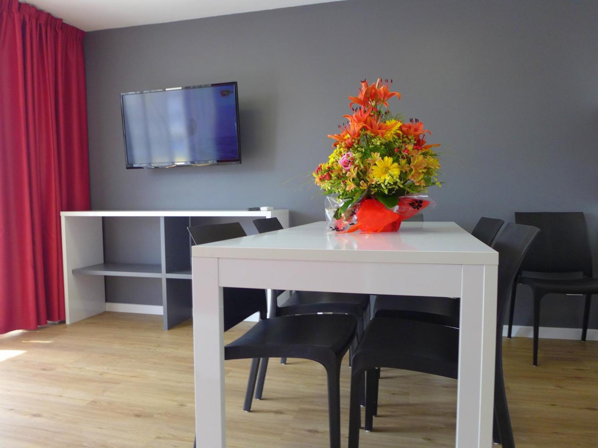 סאלו Rentalmar Navarra Family Suites חדר תמונה
