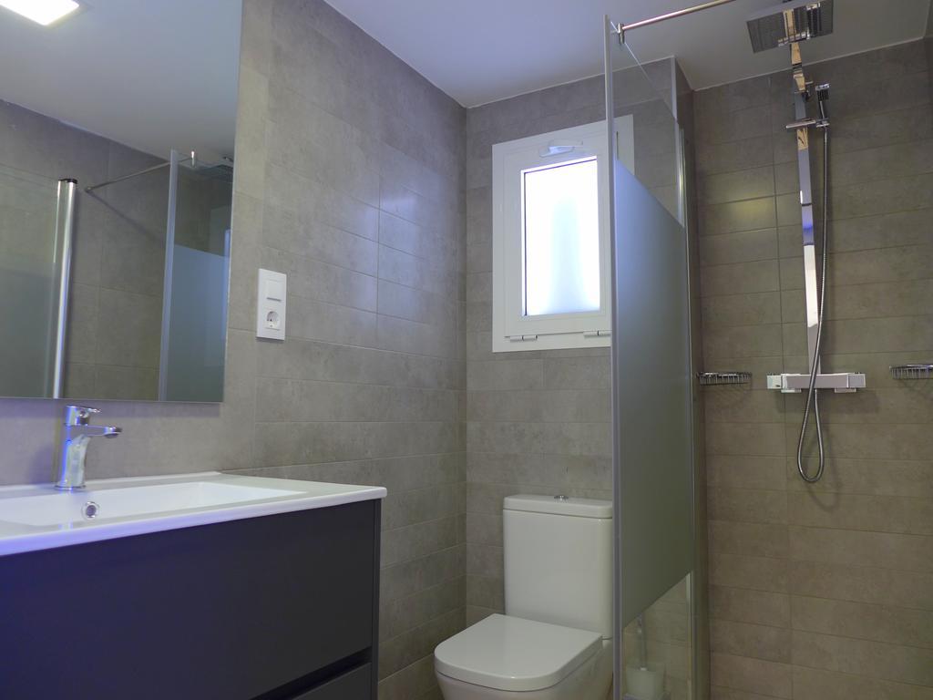 סאלו Rentalmar Navarra Family Suites חדר תמונה